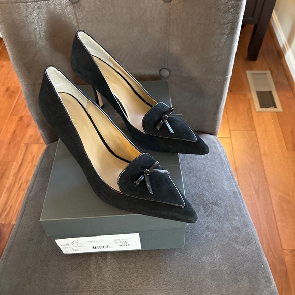 Ann Taylor Black Suede Patent Mini Bow Pumps Heels Shoes Size 9 - Picture 1 of 7